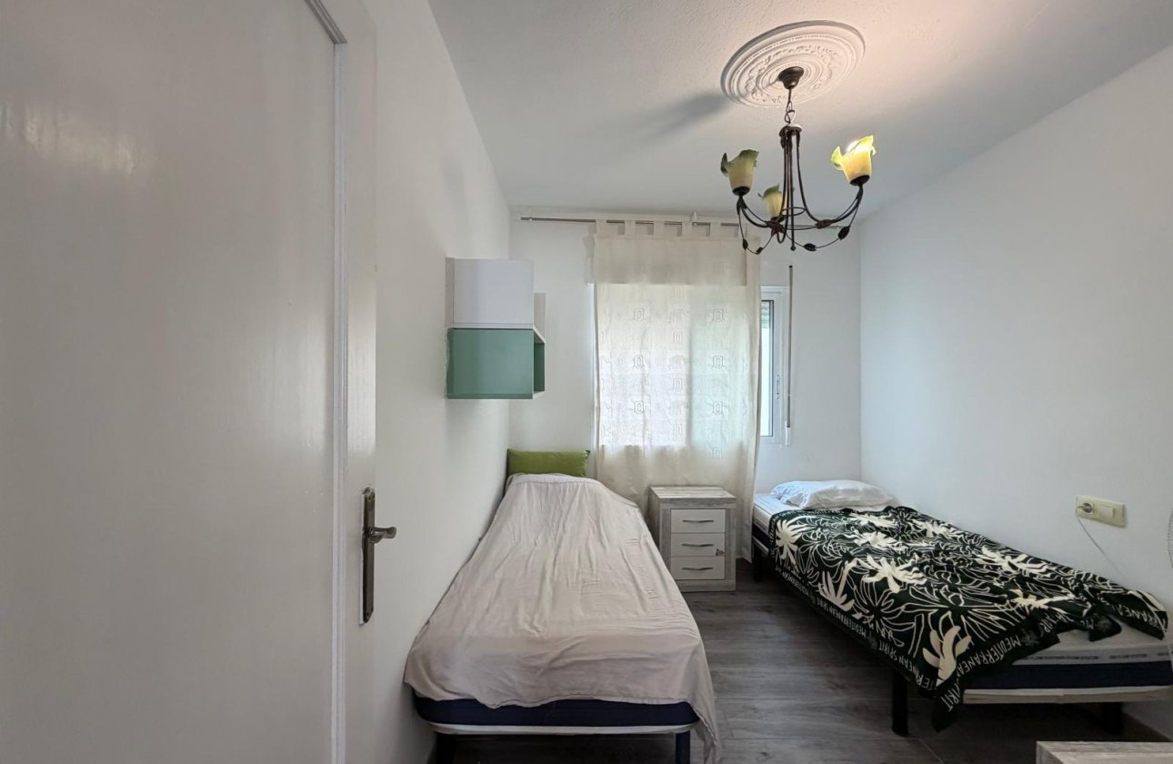 Herverkoop - Appartement -
Torrevieja - Playa del Cura
