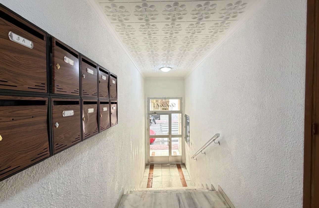 Herverkoop - Appartement -
Torrevieja - Playa del Cura