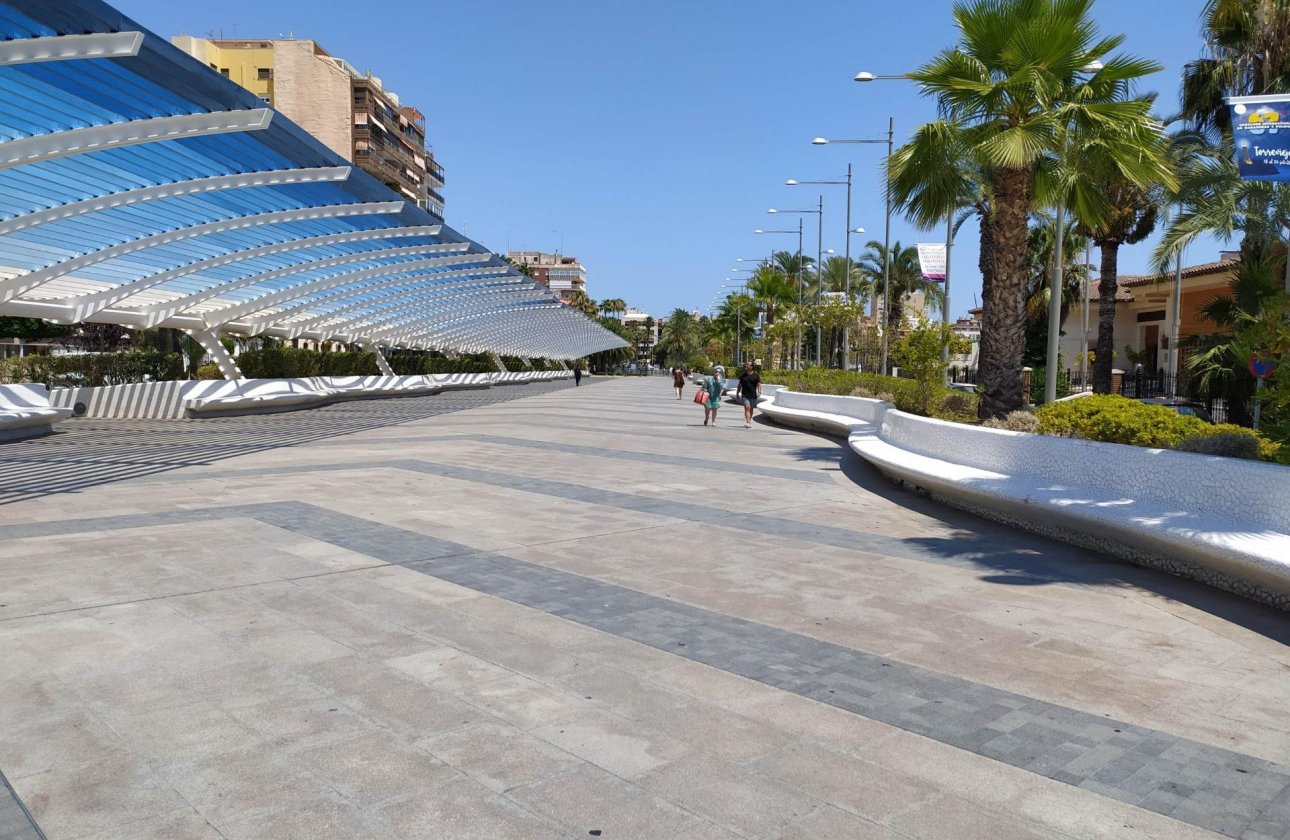 Herverkoop - Appartement -
Torrevieja - Playa del Cura
