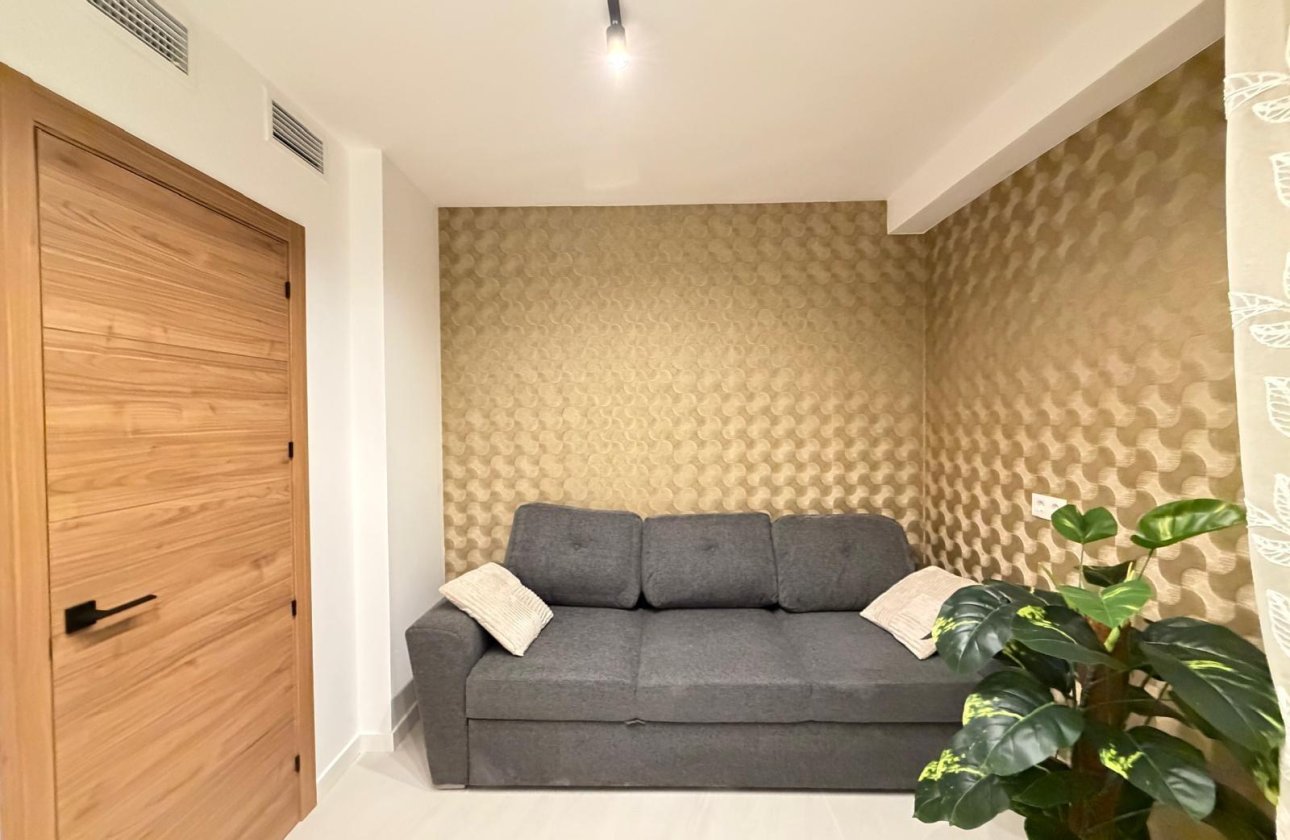 Herverkoop - Appartement -
Torrevieja - Playa del Cura