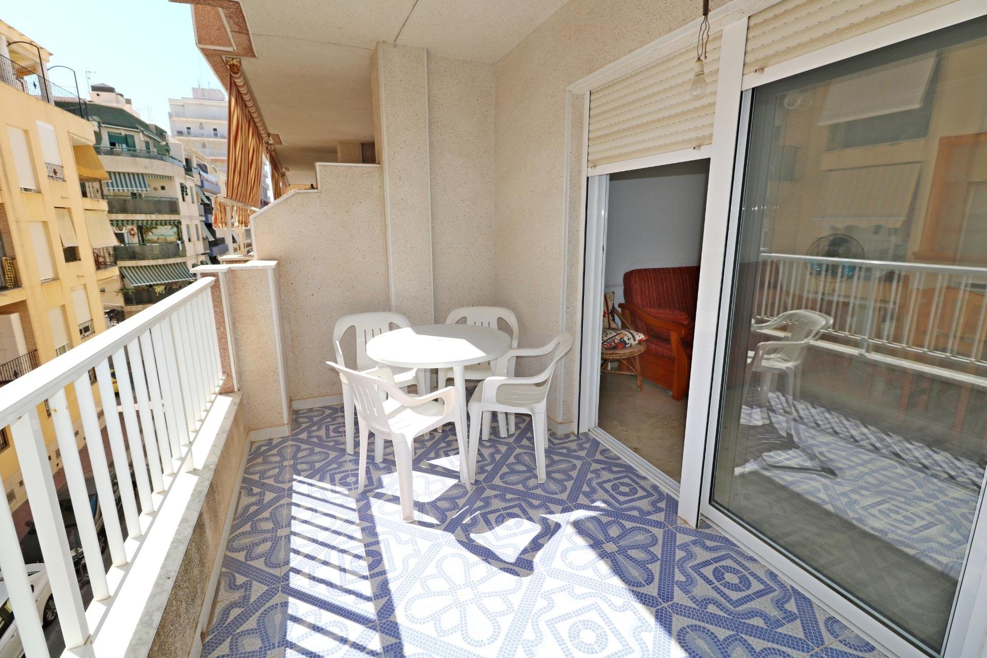 Herverkoop - Appartement -
Torrevieja - Playa del Cura