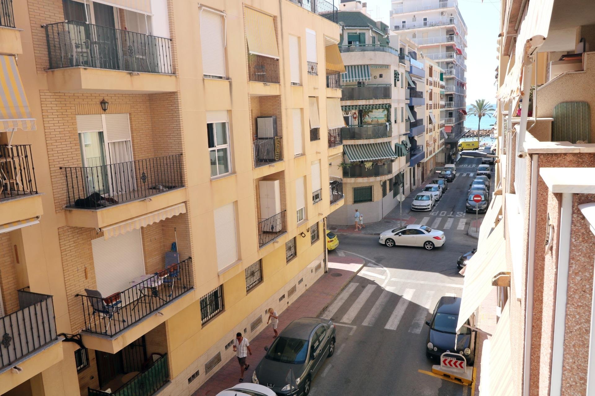 Herverkoop - Appartement -
Torrevieja - Playa del Cura