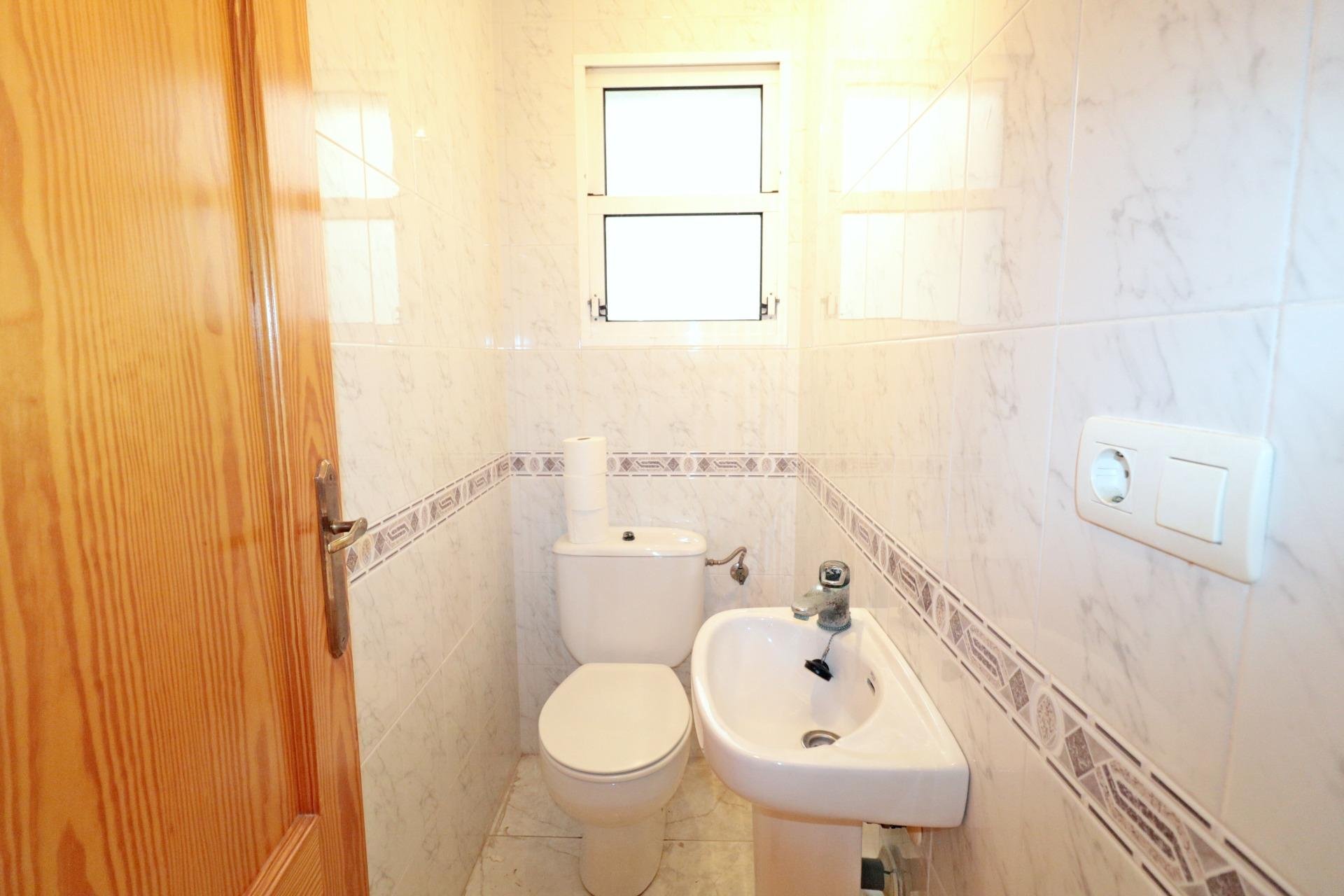 Herverkoop - Appartement -
Torrevieja - Playa del Cura