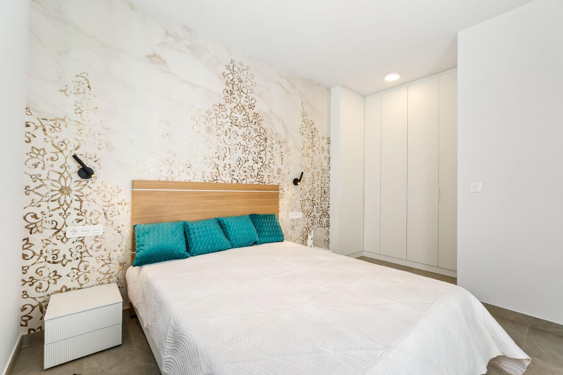 Herverkoop - Appartement -
Torrevieja - Playa del Cura
