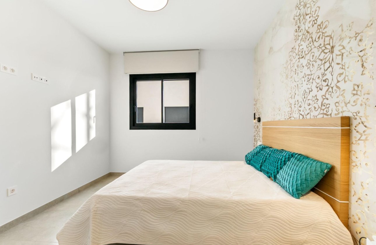 Herverkoop - Appartement -
Torrevieja - Playa del Cura