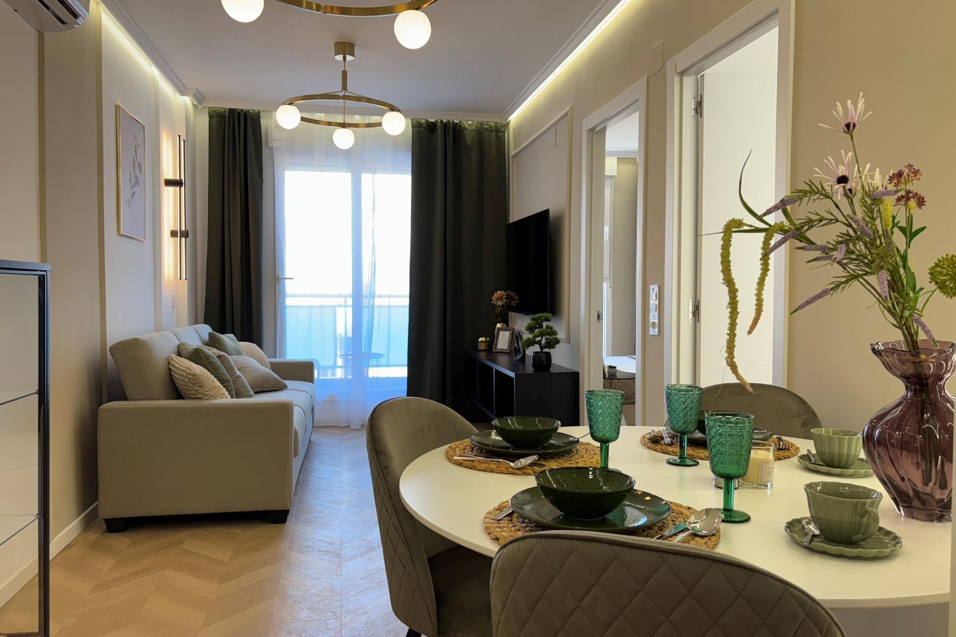 Herverkoop - Appartement -
Torrevieja - Playa del Cura