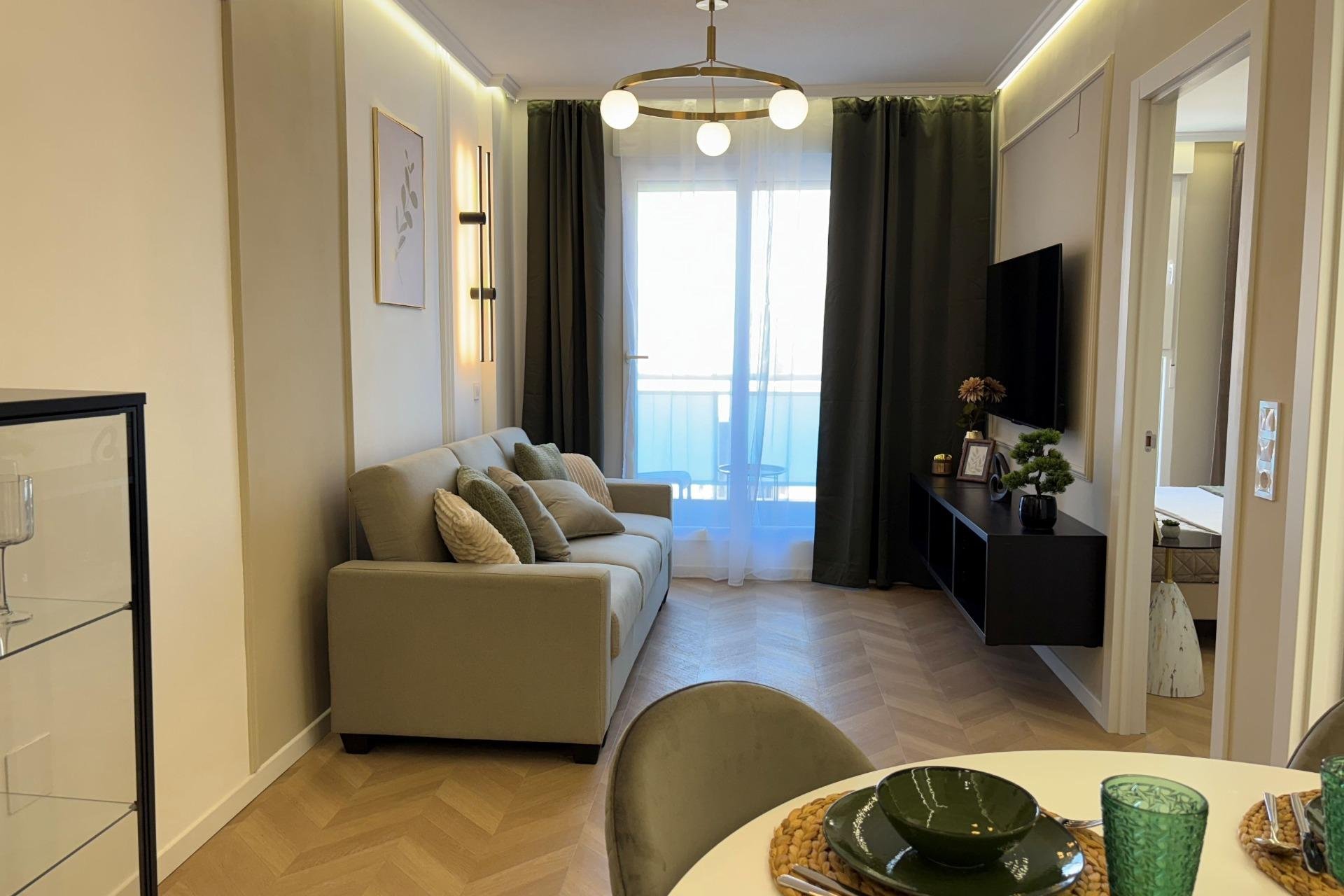 Herverkoop - Appartement -
Torrevieja - Playa del Cura