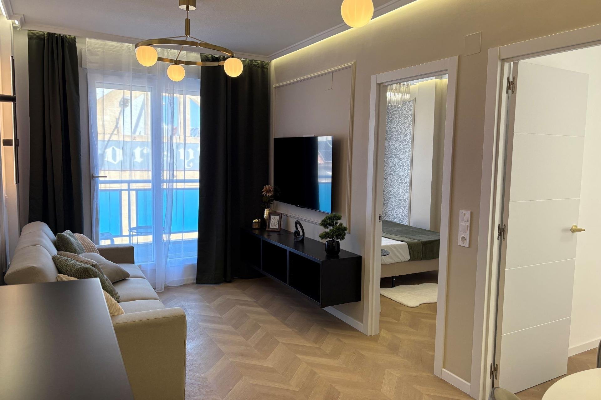 Herverkoop - Appartement -
Torrevieja - Playa del Cura