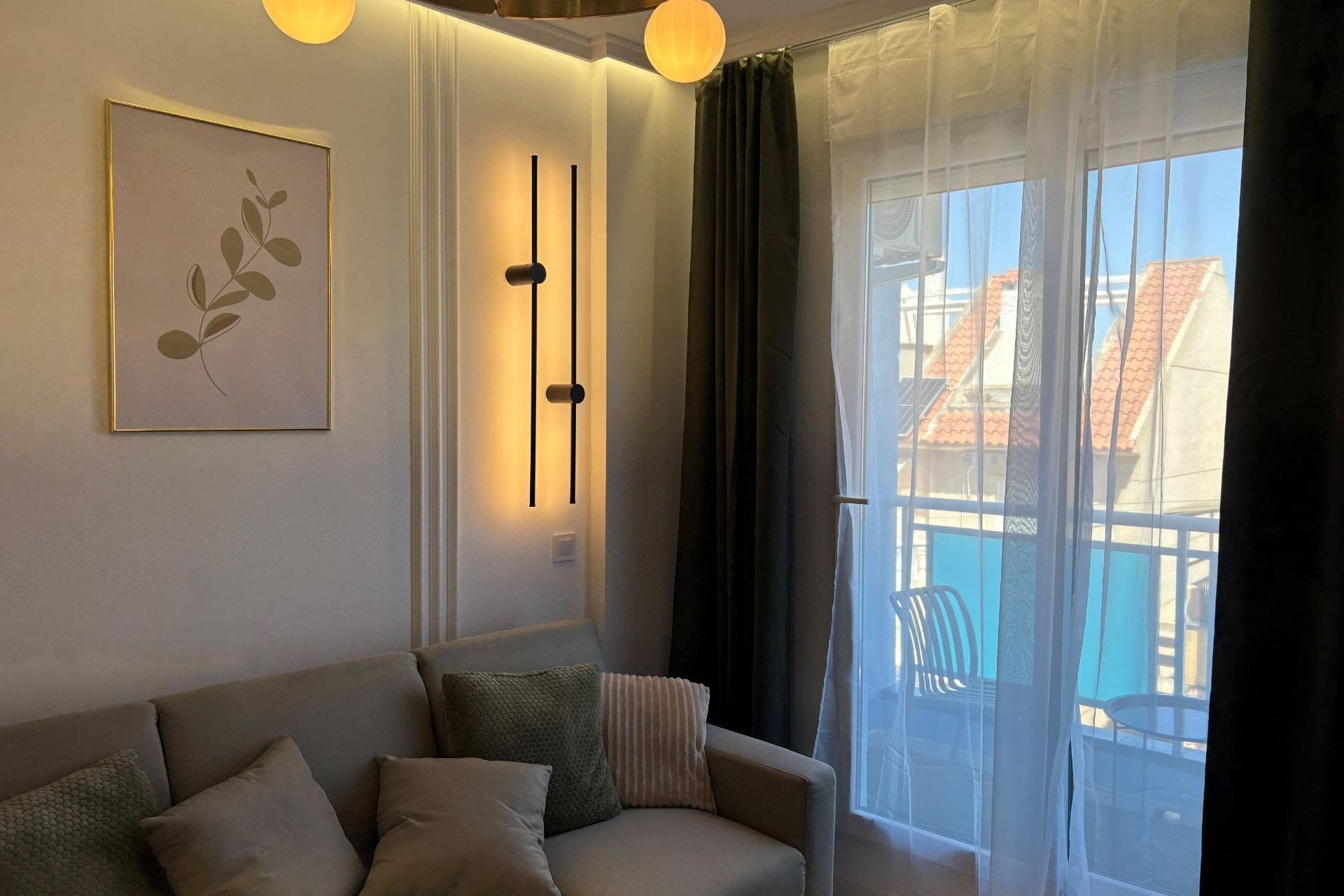 Herverkoop - Appartement -
Torrevieja - Playa del Cura