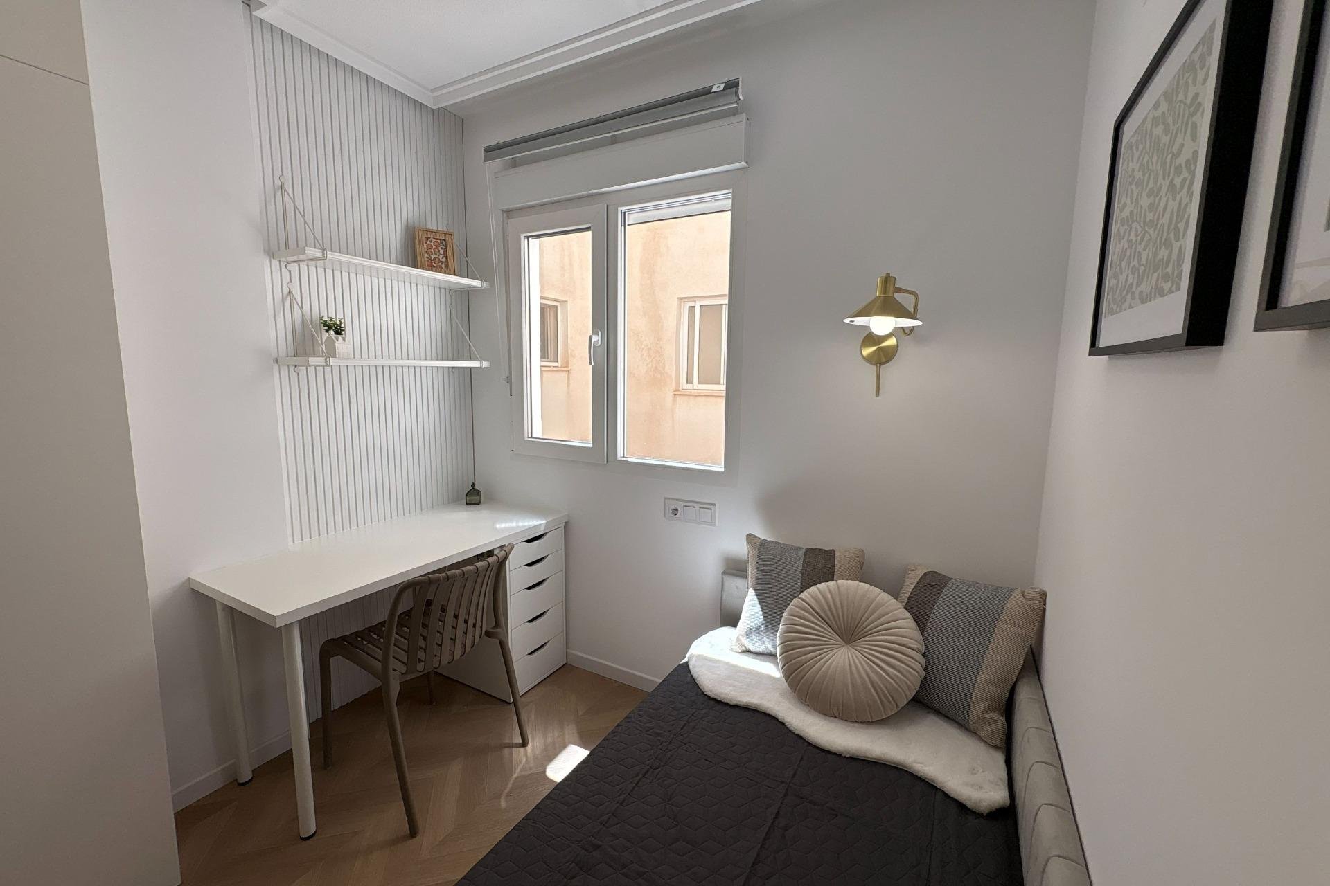 Herverkoop - Appartement -
Torrevieja - Playa del Cura