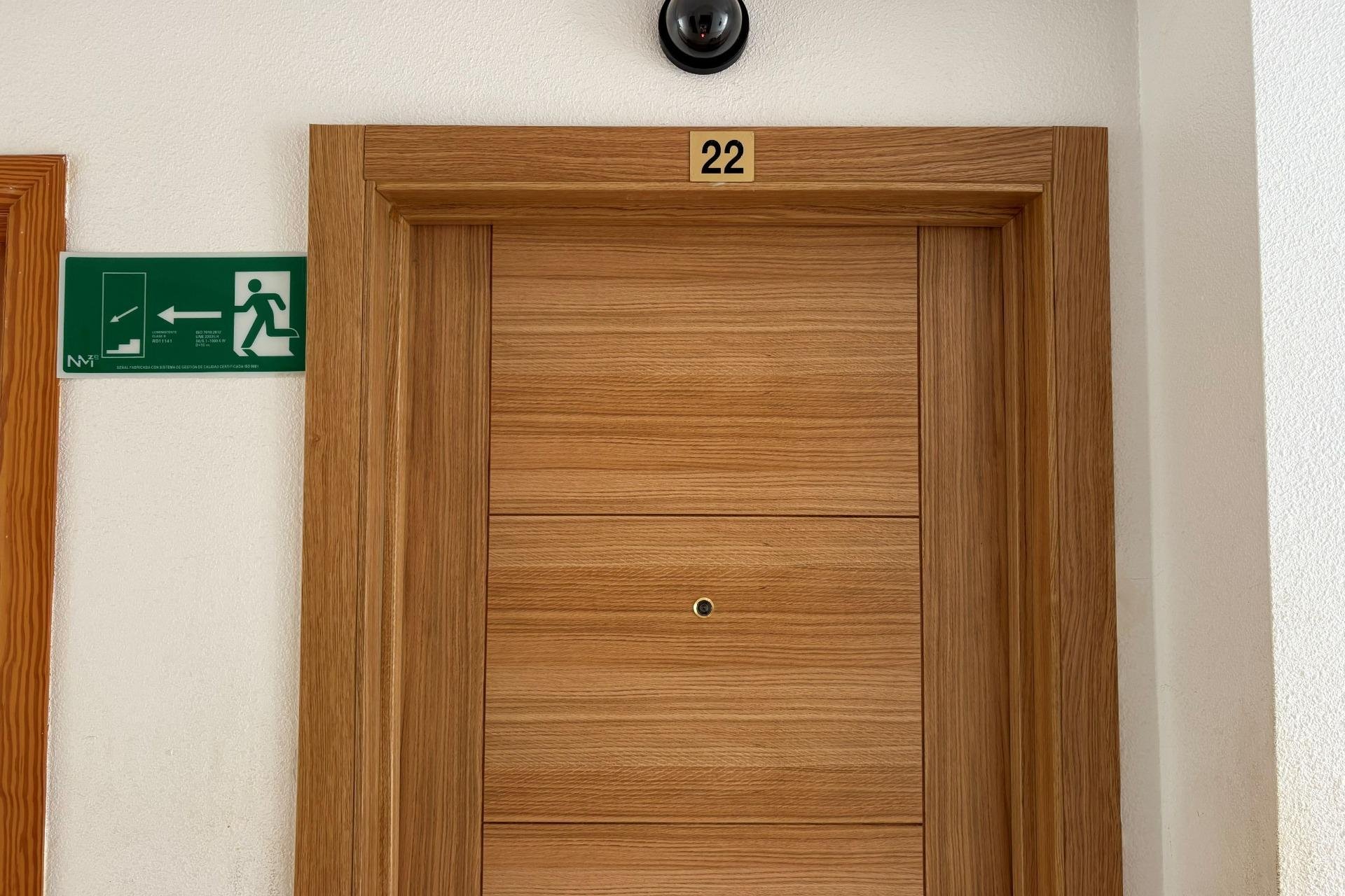 Herverkoop - Appartement -
Torrevieja - Playa del Cura