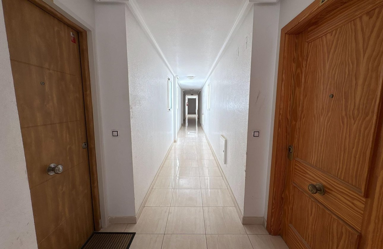 Herverkoop - Appartement -
Torrevieja - Playa del Cura