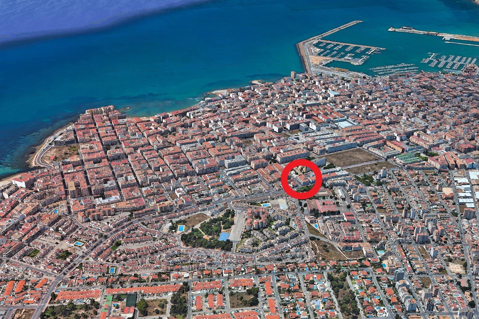 Herverkoop - Appartement -
Torrevieja - Playa del Cura
