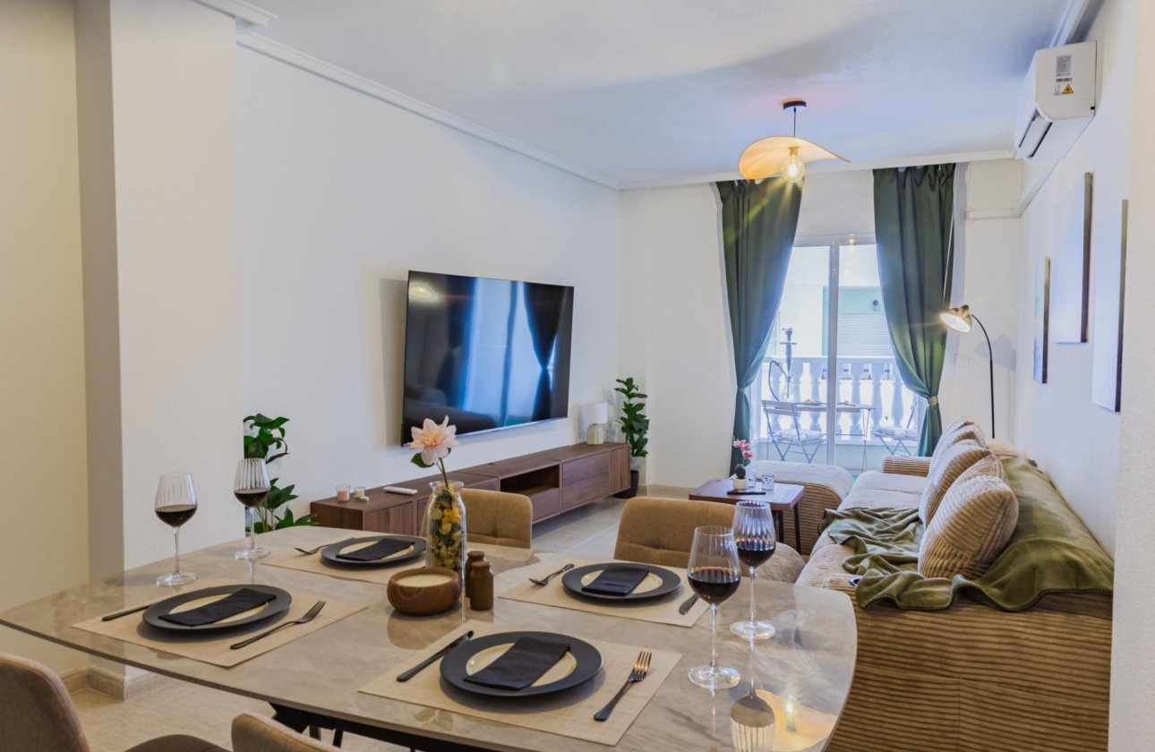 Herverkoop - Appartement -
Torrevieja - Playa del Cura