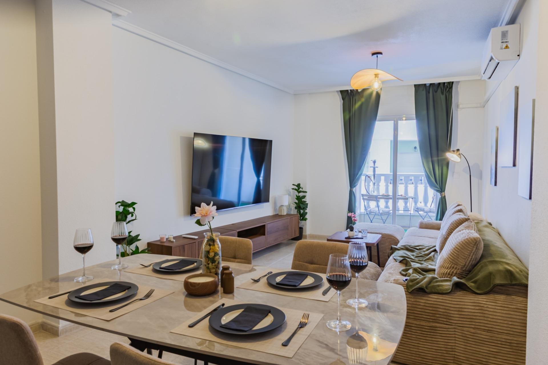 Herverkoop - Appartement -
Torrevieja - Playa del Cura