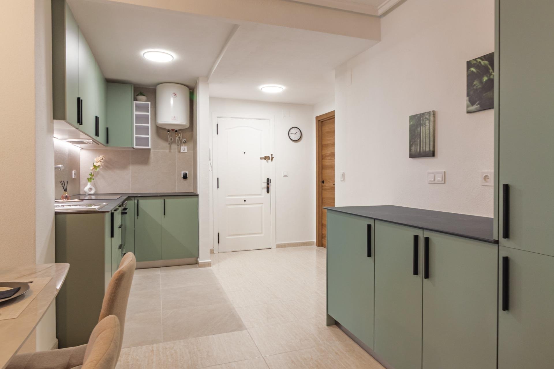 Herverkoop - Appartement -
Torrevieja - Playa del Cura