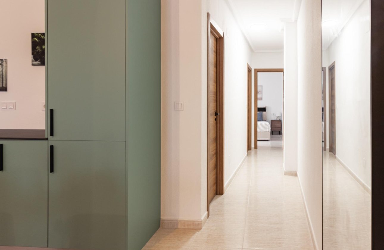 Herverkoop - Appartement -
Torrevieja - Playa del Cura