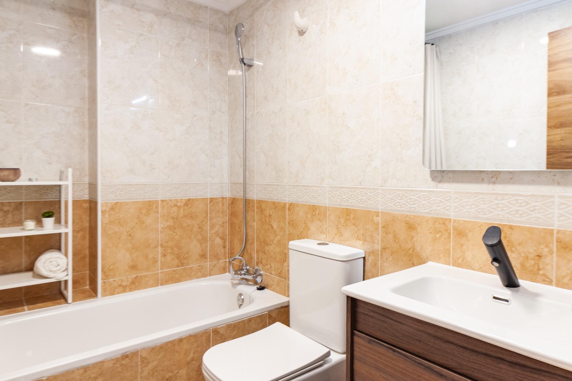 Herverkoop - Appartement -
Torrevieja - Playa del Cura