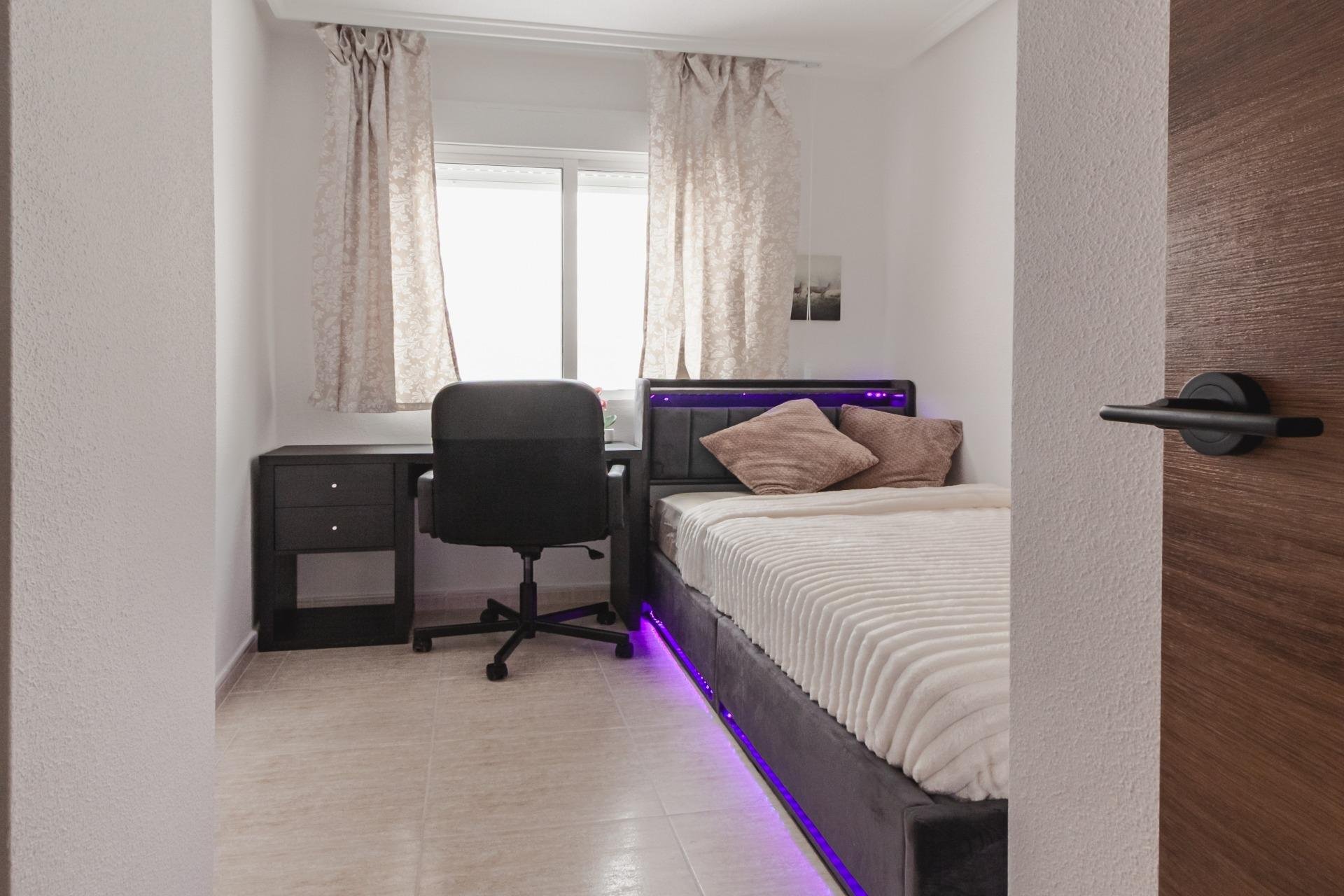 Herverkoop - Appartement -
Torrevieja - Playa del Cura