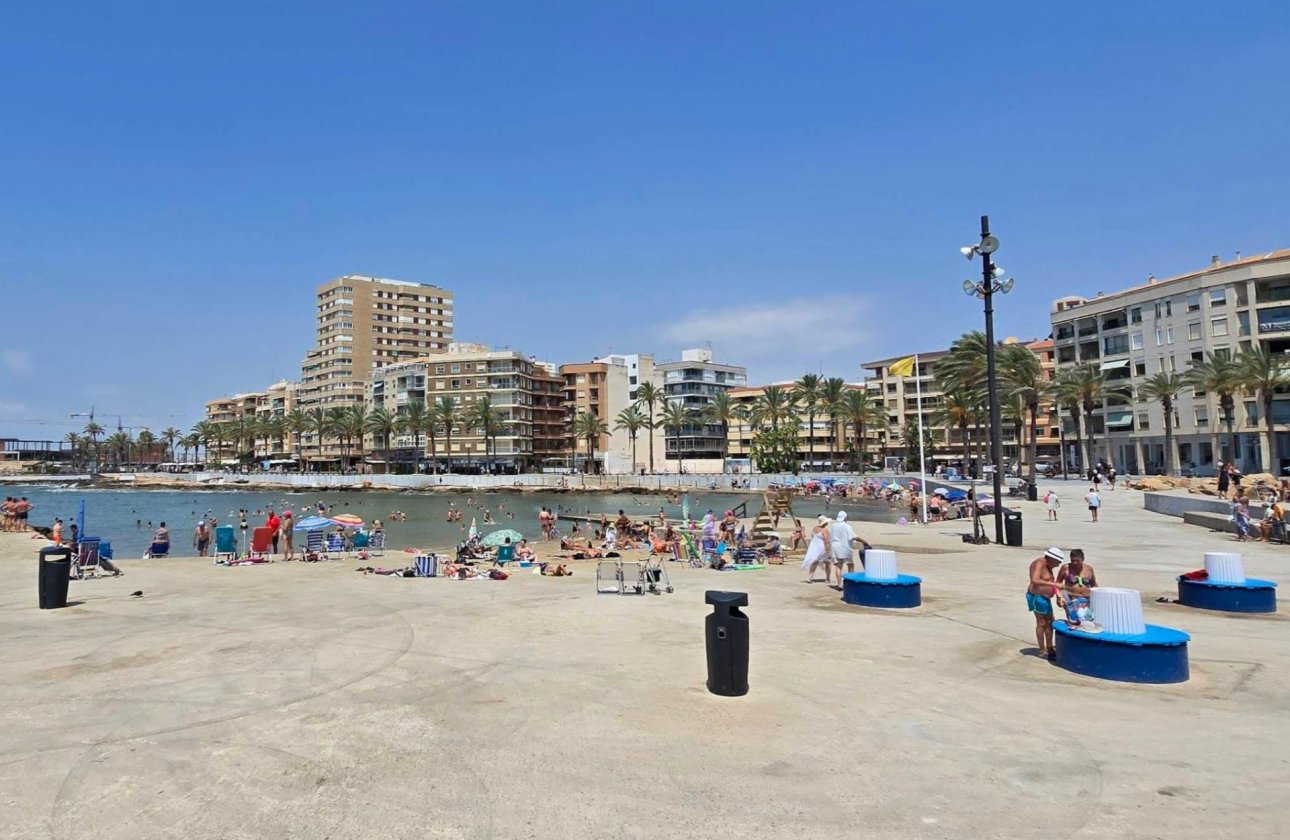 Herverkoop - Appartement -
Torrevieja - Playa del Cura