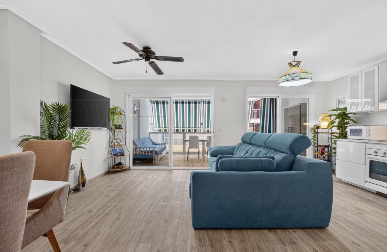Herverkoop - Appartement -
Torrevieja - Playa del Cura