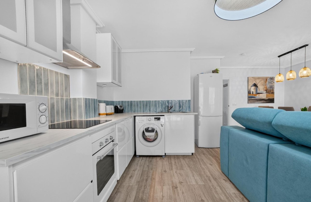 Herverkoop - Appartement -
Torrevieja - Playa del Cura