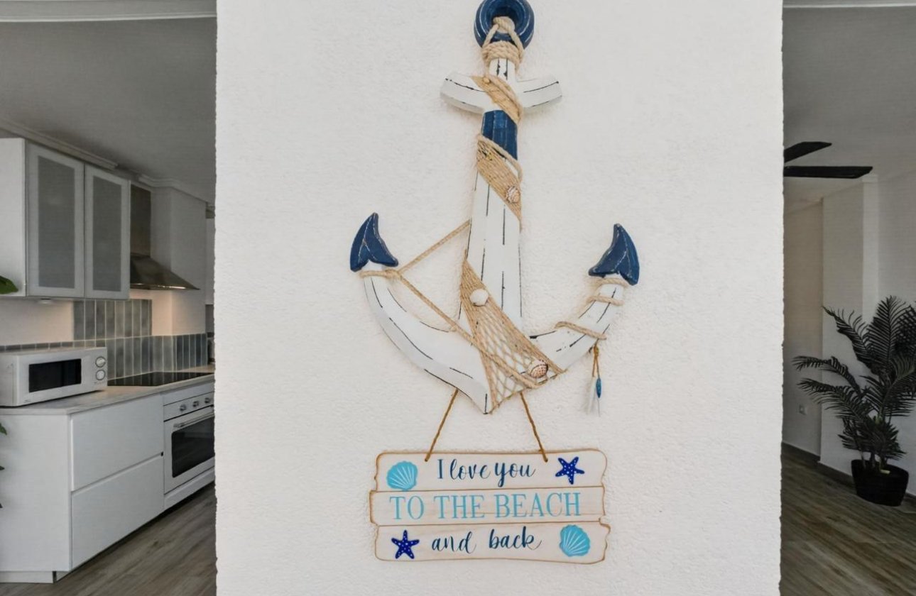 Herverkoop - Appartement -
Torrevieja - Playa del Cura