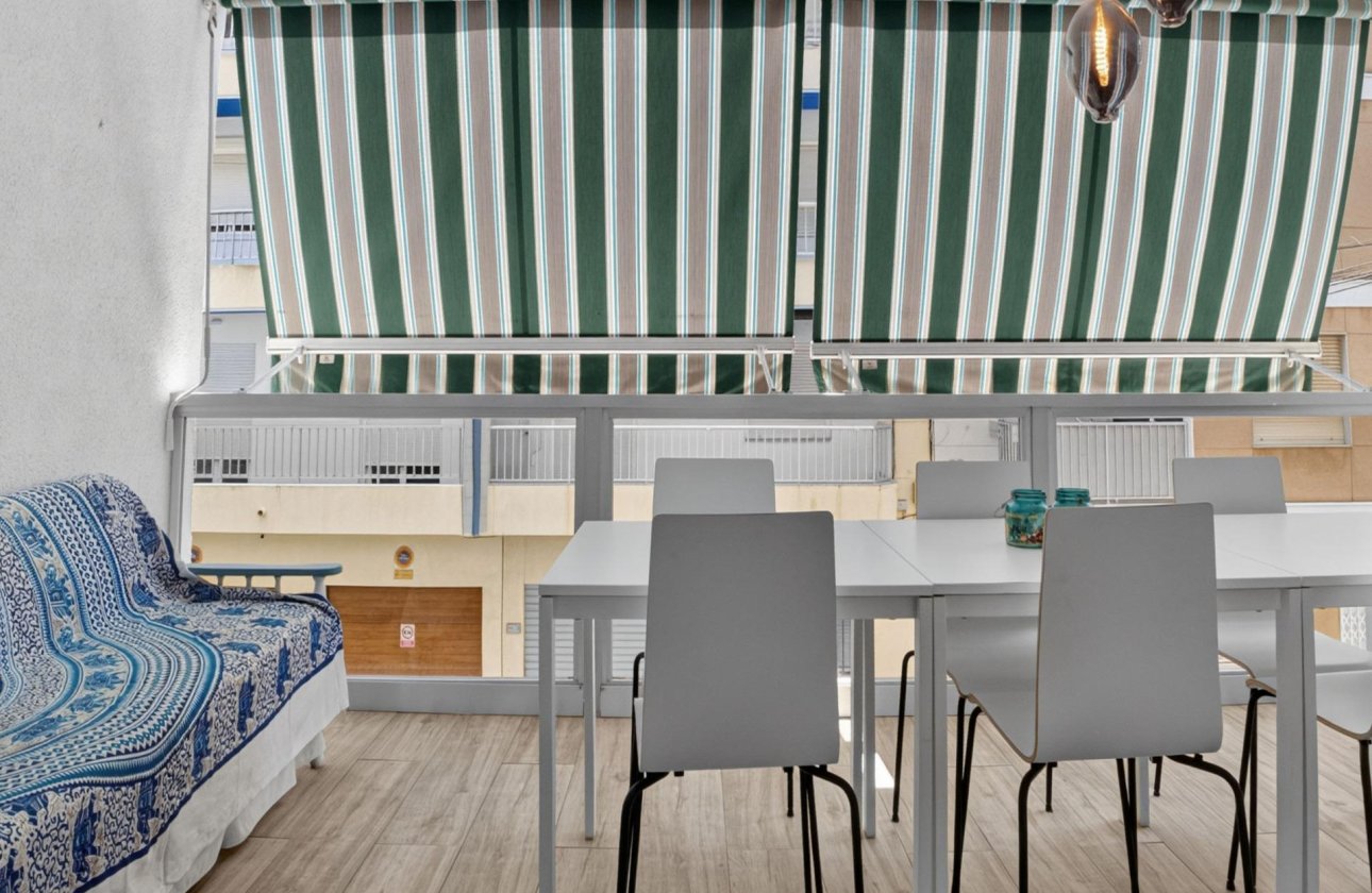 Herverkoop - Appartement -
Torrevieja - Playa del Cura