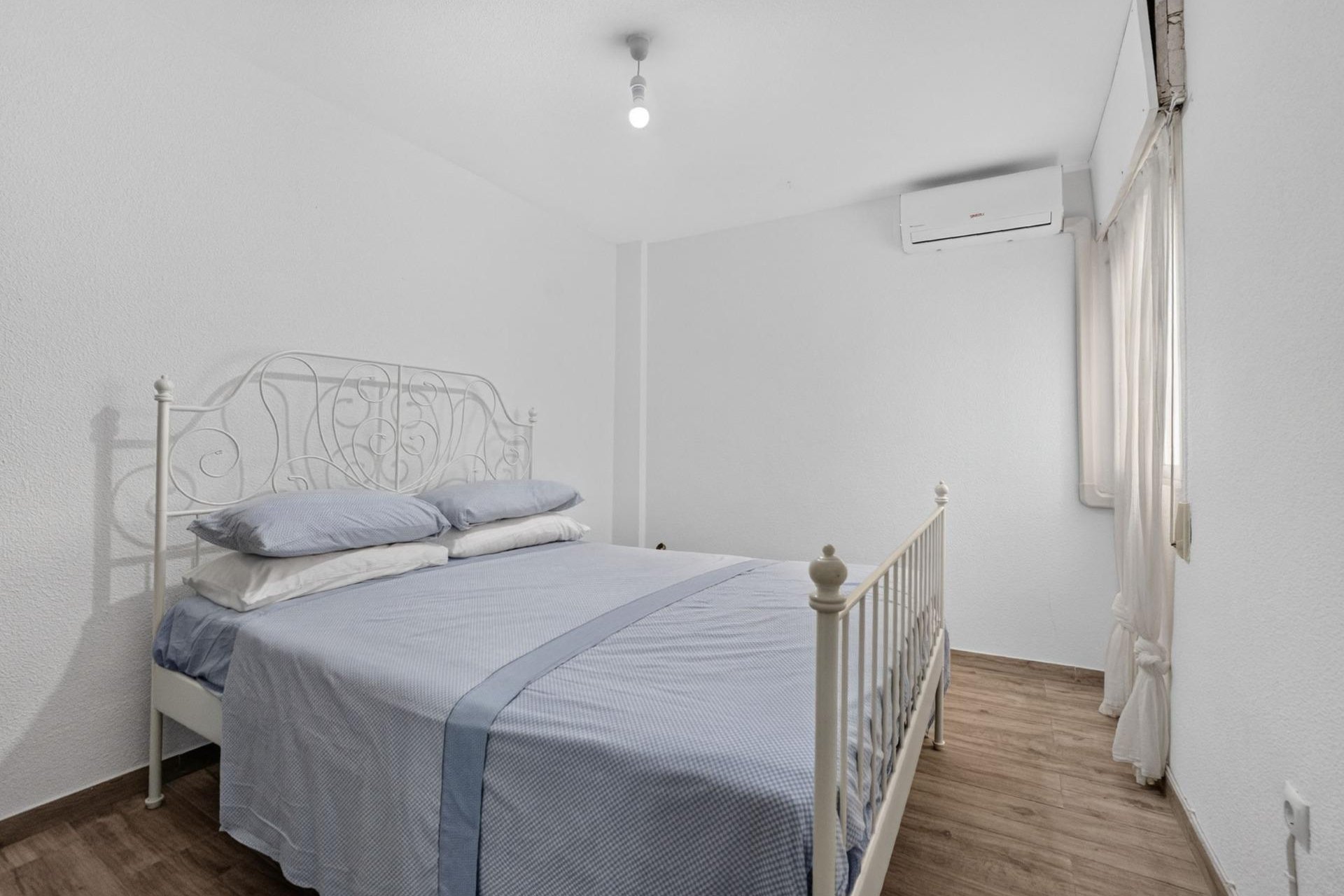 Herverkoop - Appartement -
Torrevieja - Playa del Cura