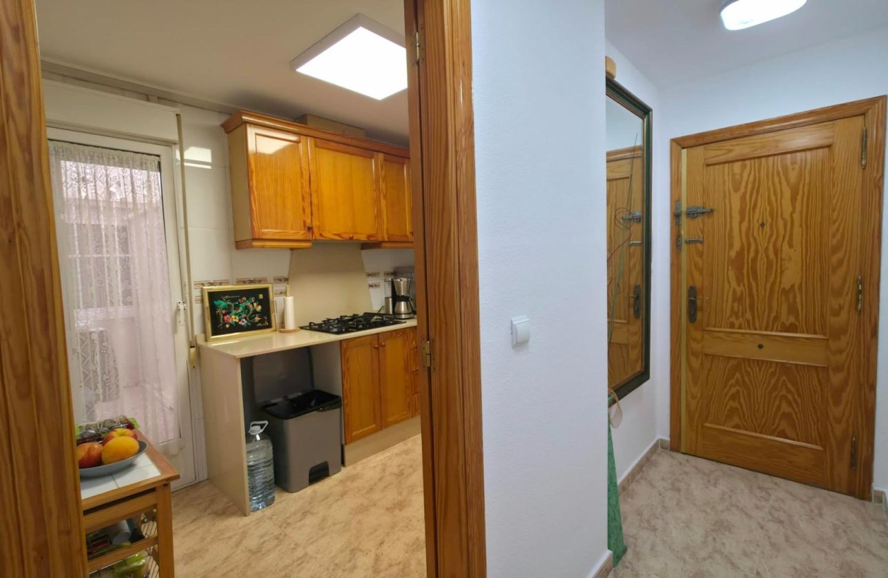 Herverkoop - Appartement -
Torrevieja - Playa del Cura
