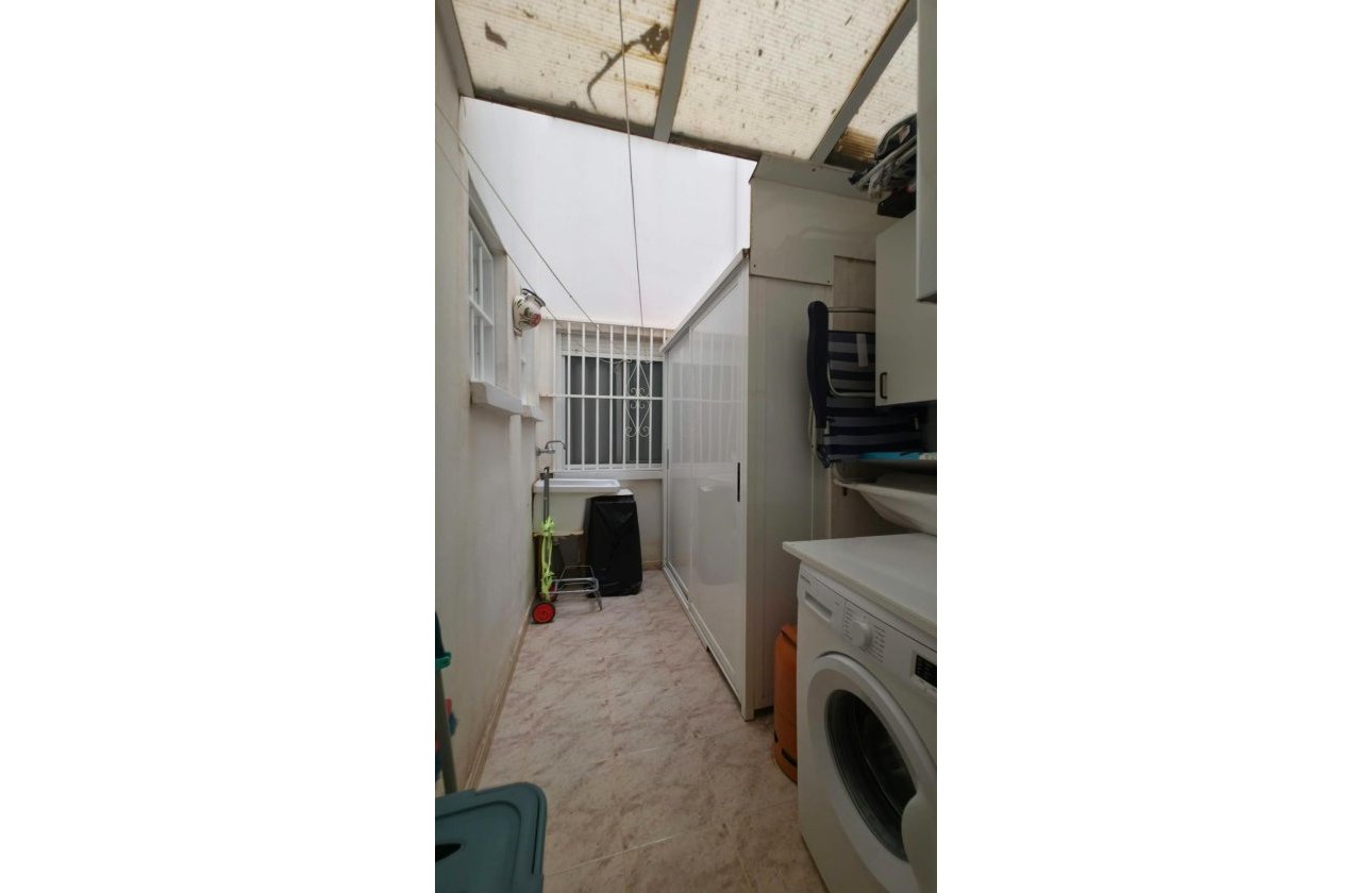 Herverkoop - Appartement -
Torrevieja - Playa del Cura