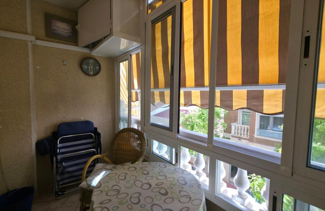 Herverkoop - Appartement -
Torrevieja - Playa del Cura