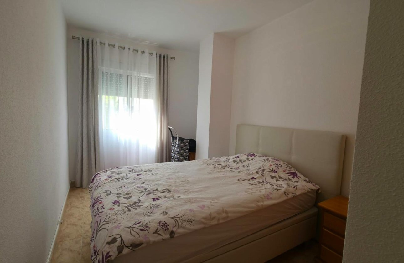 Herverkoop - Appartement -
Torrevieja - Playa del Cura