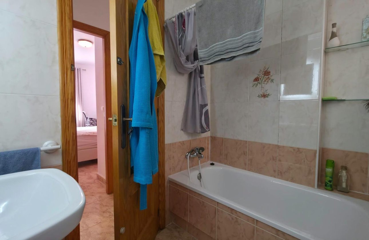 Herverkoop - Appartement -
Torrevieja - Playa del Cura