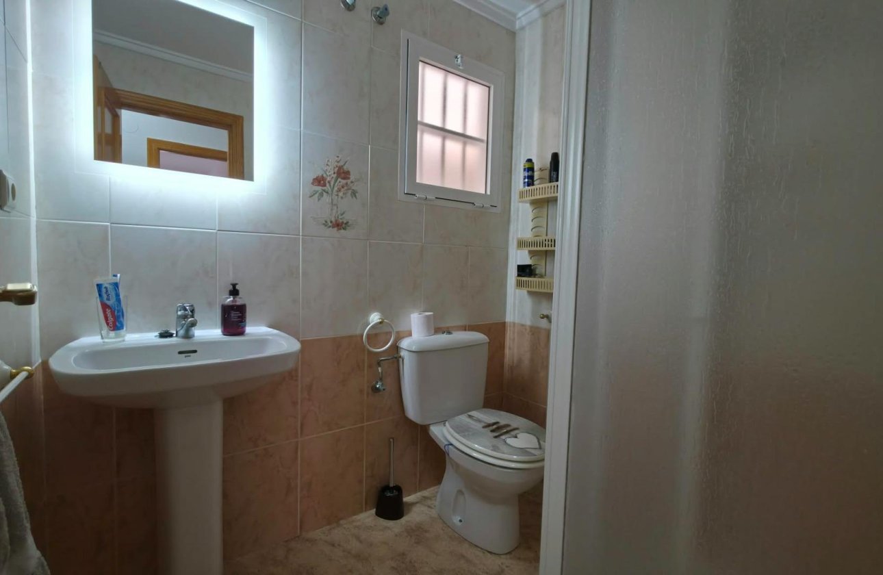 Herverkoop - Appartement -
Torrevieja - Playa del Cura