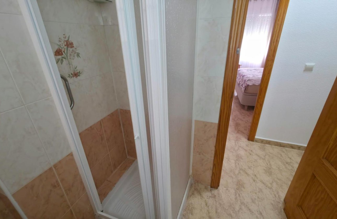 Herverkoop - Appartement -
Torrevieja - Playa del Cura