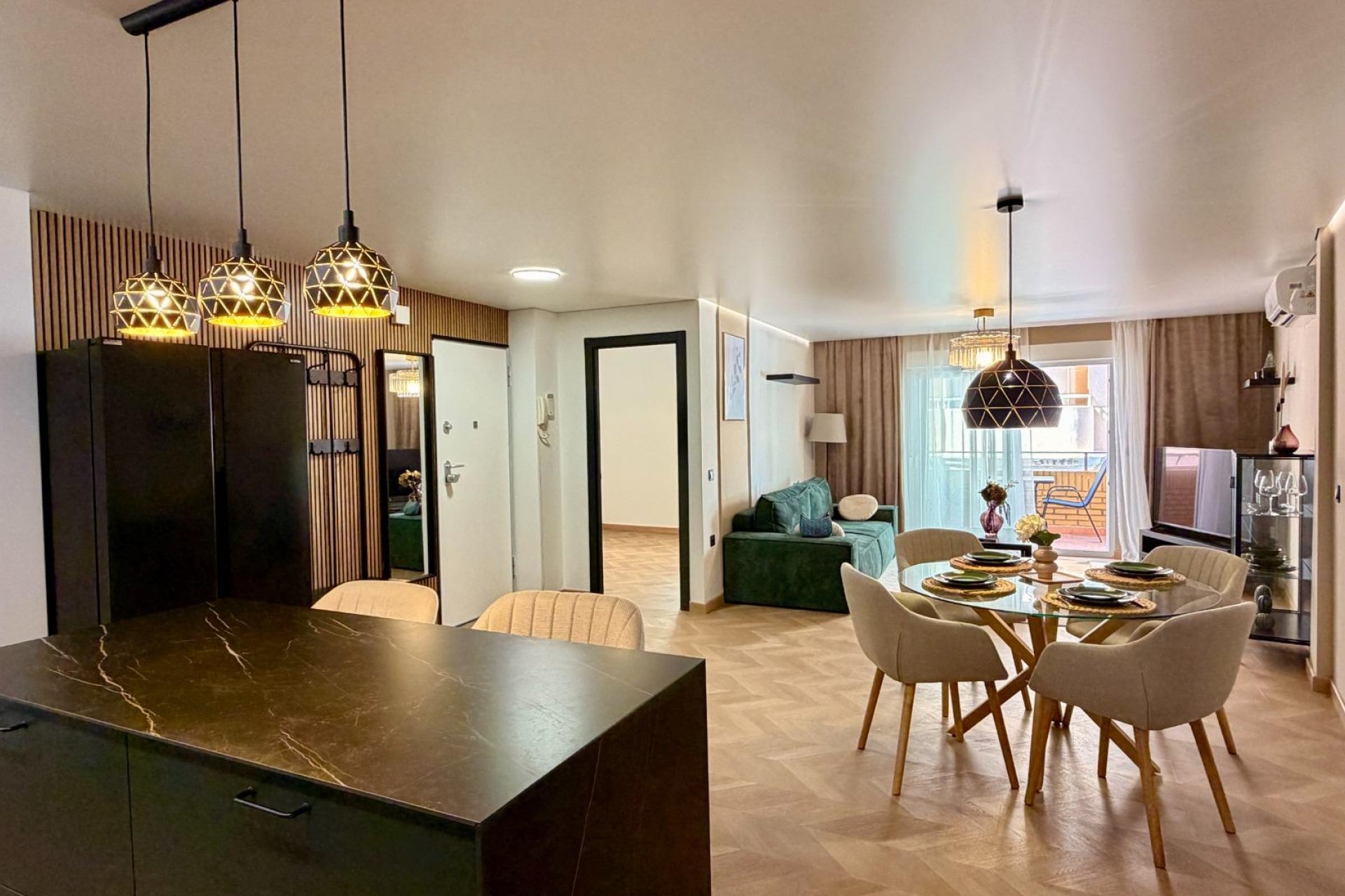 Herverkoop - Appartement -
Torrevieja - Playa del Cura