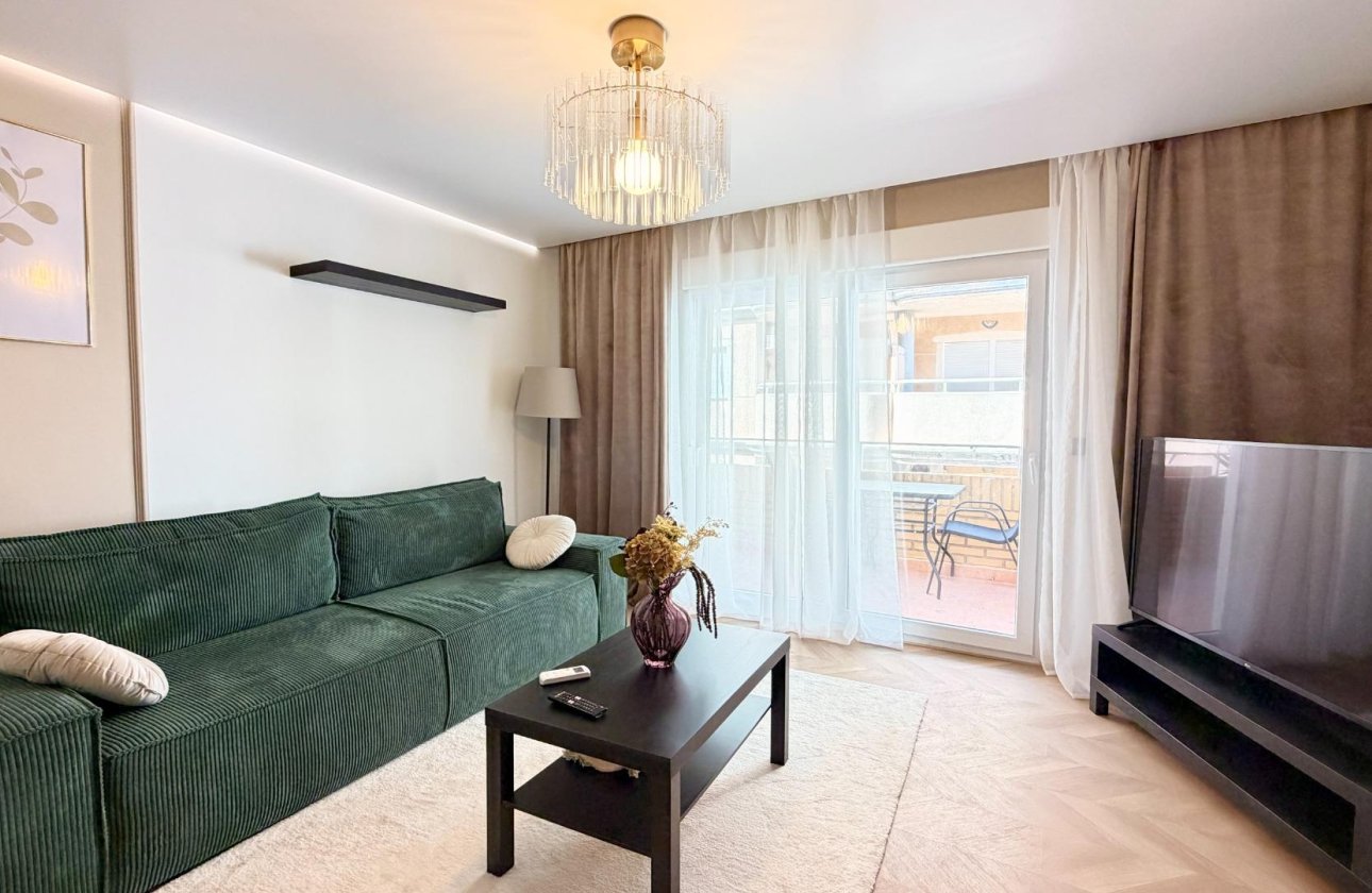 Herverkoop - Appartement -
Torrevieja - Playa del Cura