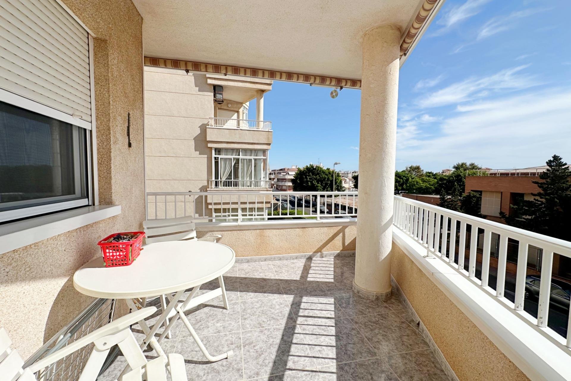Herverkoop - Appartement -
Torrevieja - Playa del Cura