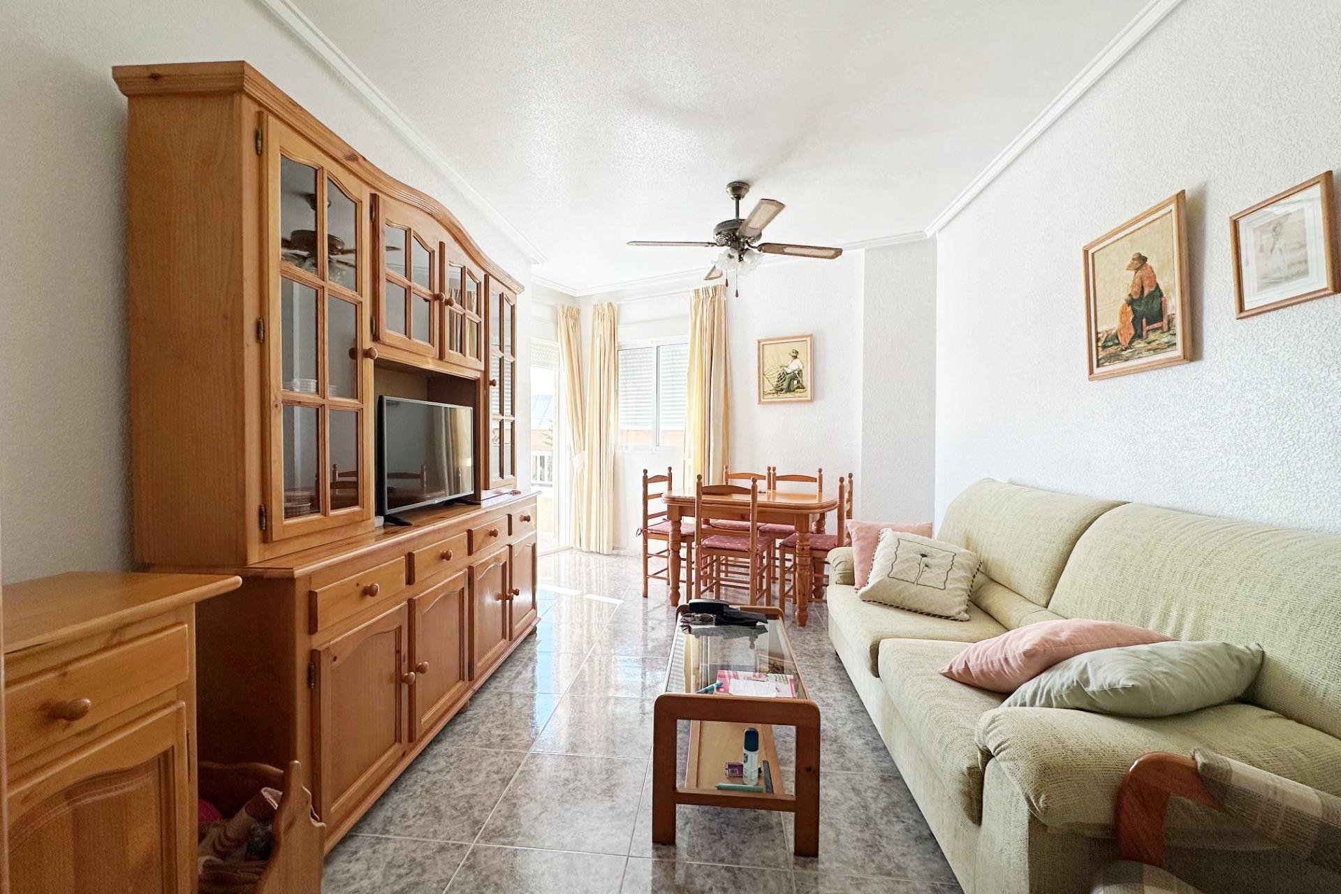 Herverkoop - Appartement -
Torrevieja - Playa del Cura