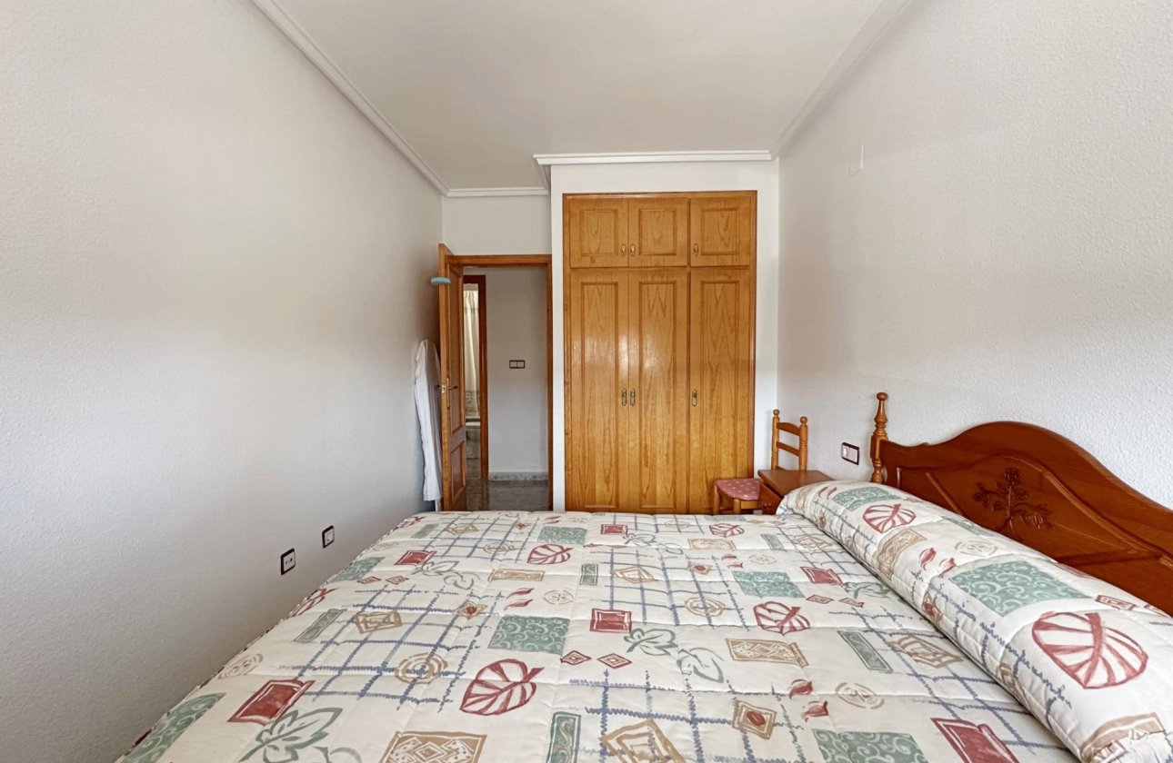 Herverkoop - Appartement -
Torrevieja - Playa del Cura