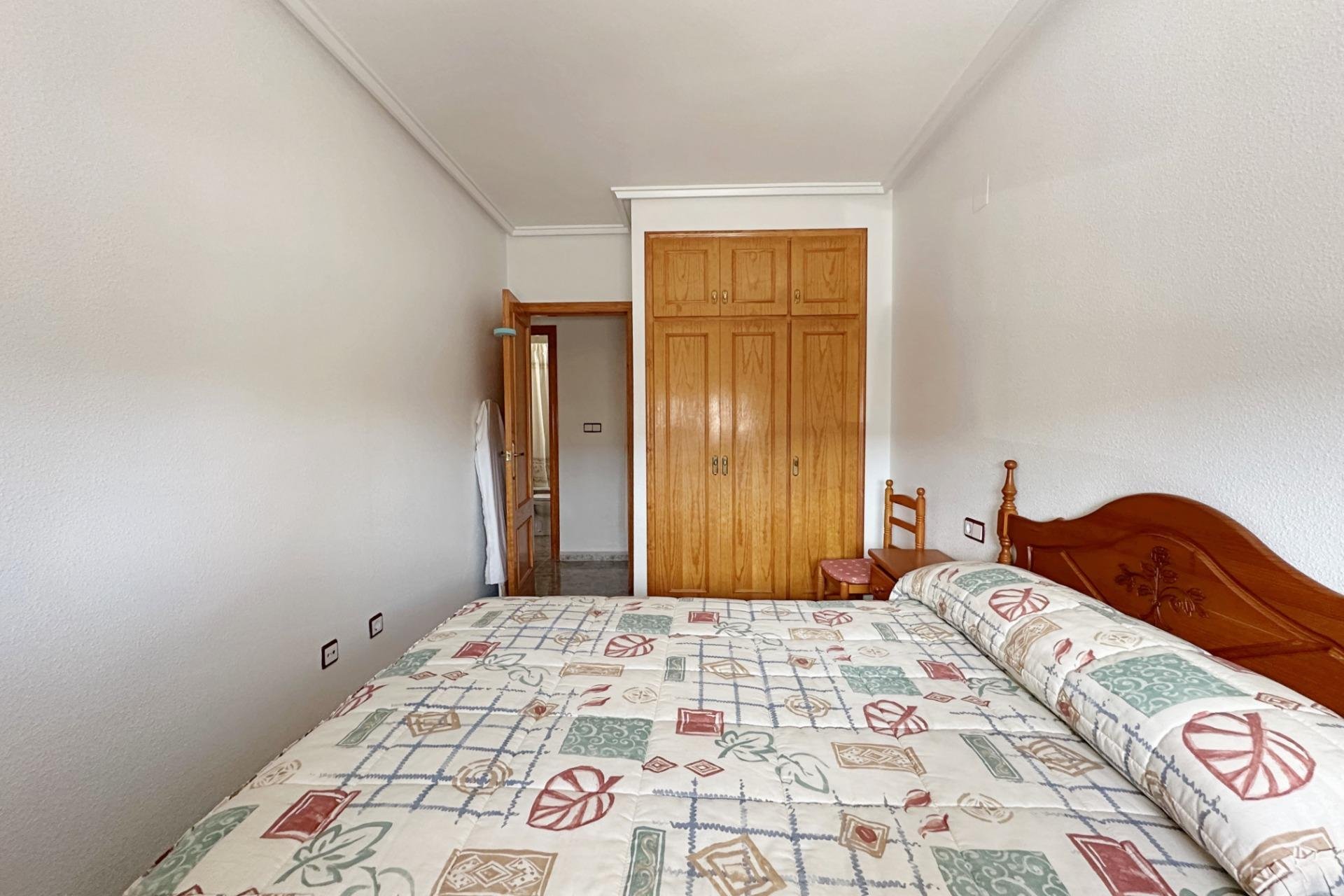Herverkoop - Appartement -
Torrevieja - Playa del Cura