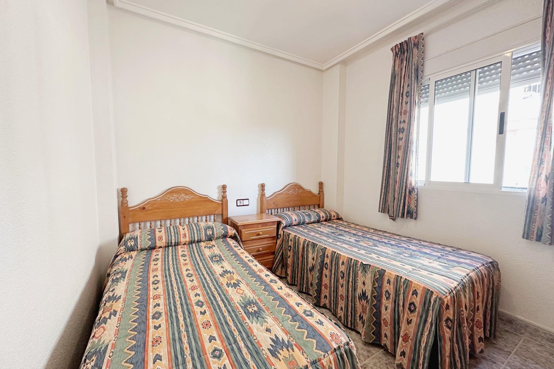 Herverkoop - Appartement -
Torrevieja - Playa del Cura