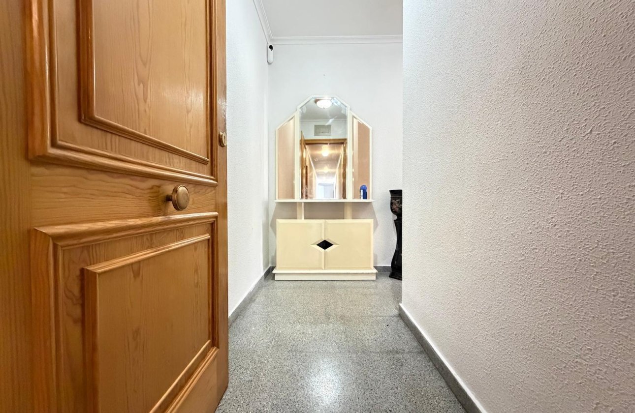 Herverkoop - Appartement -
Torrevieja - Playa del Cura