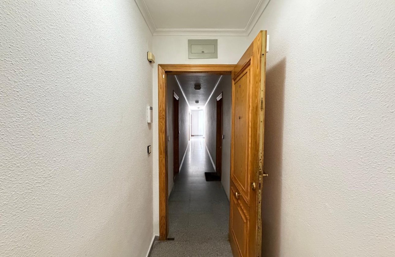 Herverkoop - Appartement -
Torrevieja - Playa del Cura