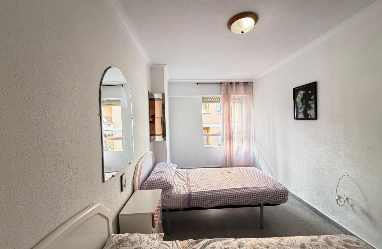 Herverkoop - Appartement -
Torrevieja - Playa del Cura