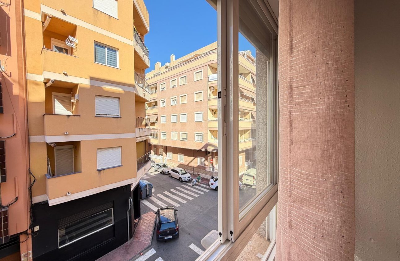 Herverkoop - Appartement -
Torrevieja - Playa del Cura