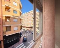 Herverkoop - Appartement -
Torrevieja - Playa del Cura