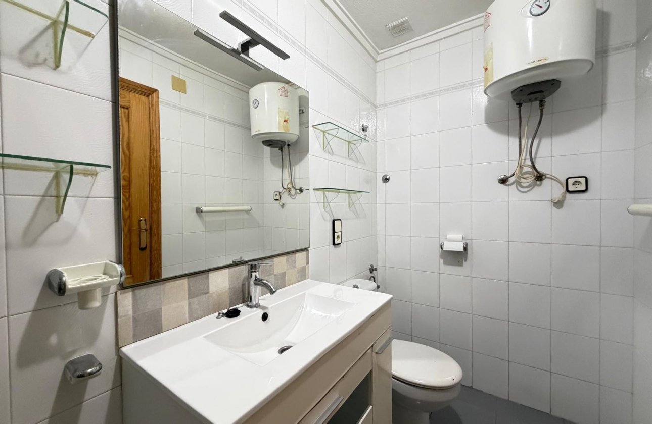 Herverkoop - Appartement -
Torrevieja - Playa del Cura