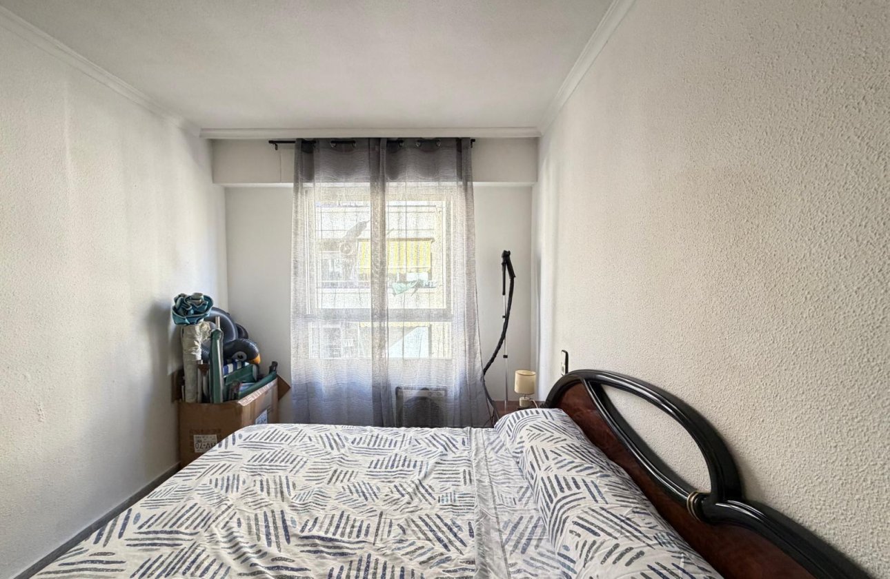 Herverkoop - Appartement -
Torrevieja - Playa del Cura